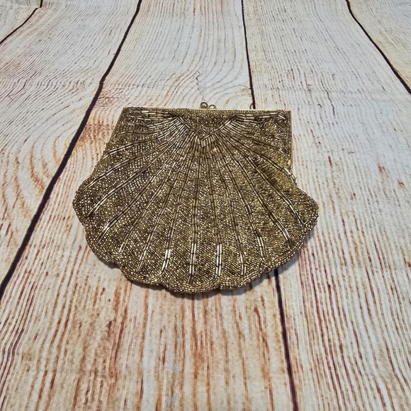Vintage Beaded Gold Shell Clutch - Picture 3 of 8